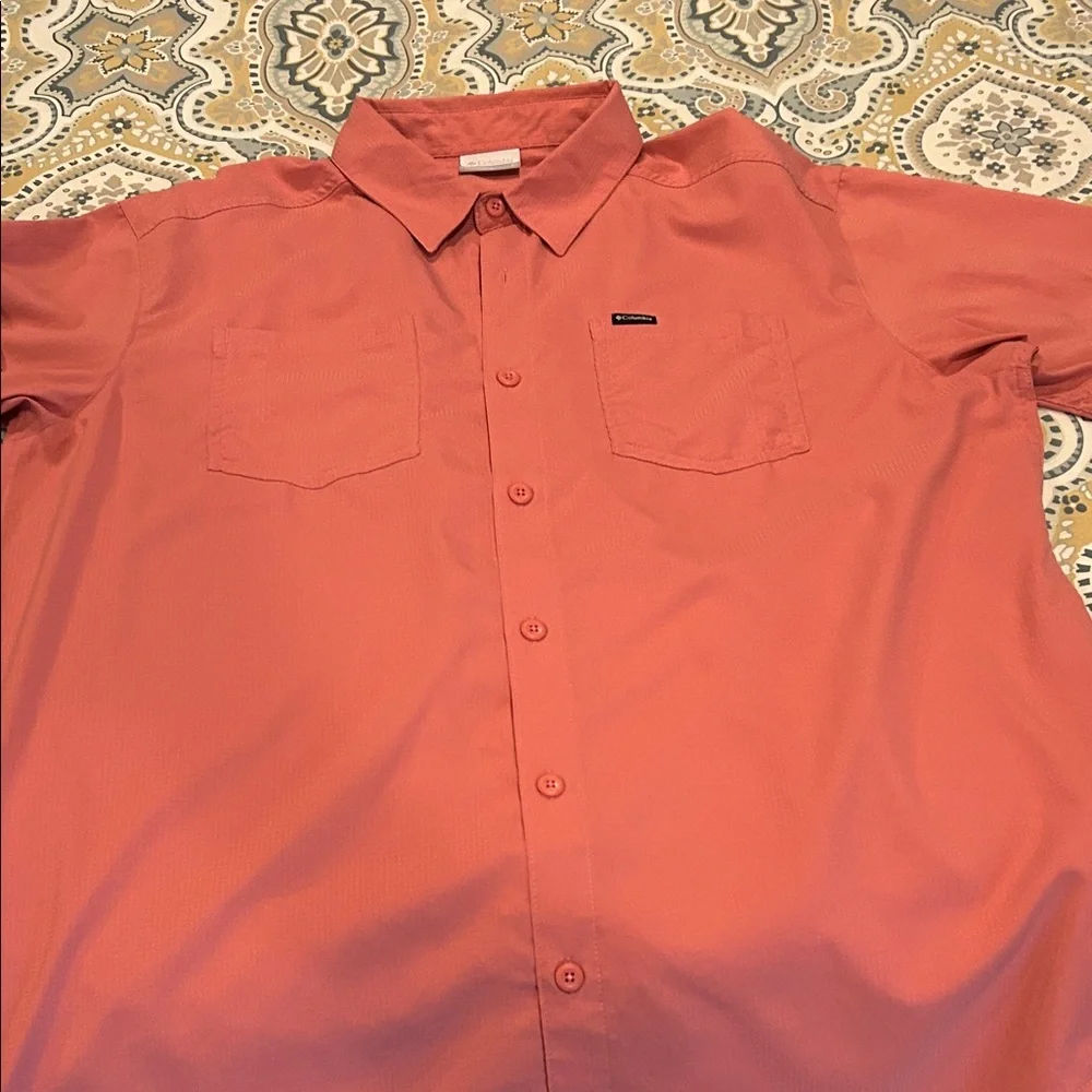 Columbia Men's Coral Casual Button-Down Shirt - Picture 1 of 4